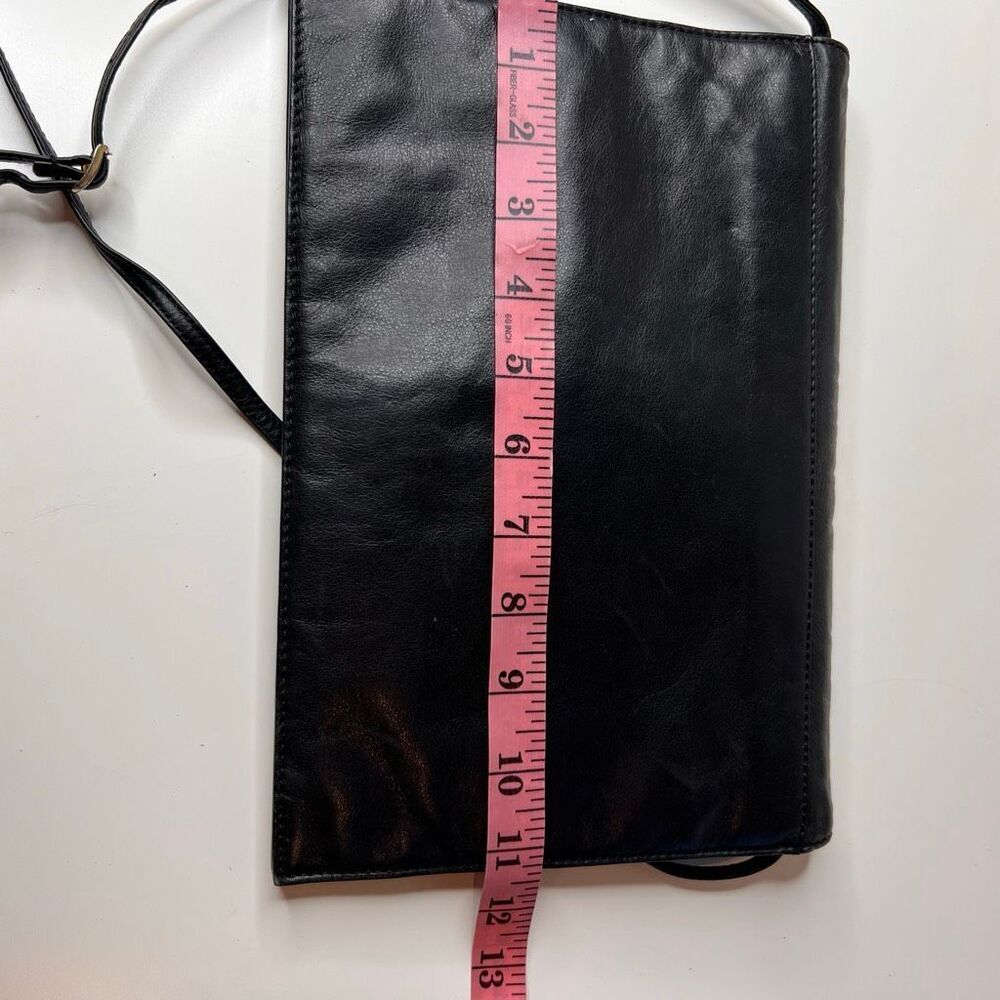 Fendi leather clutch crossbody bag, black gathered leather body with a contrasti - Picture 10 of 11